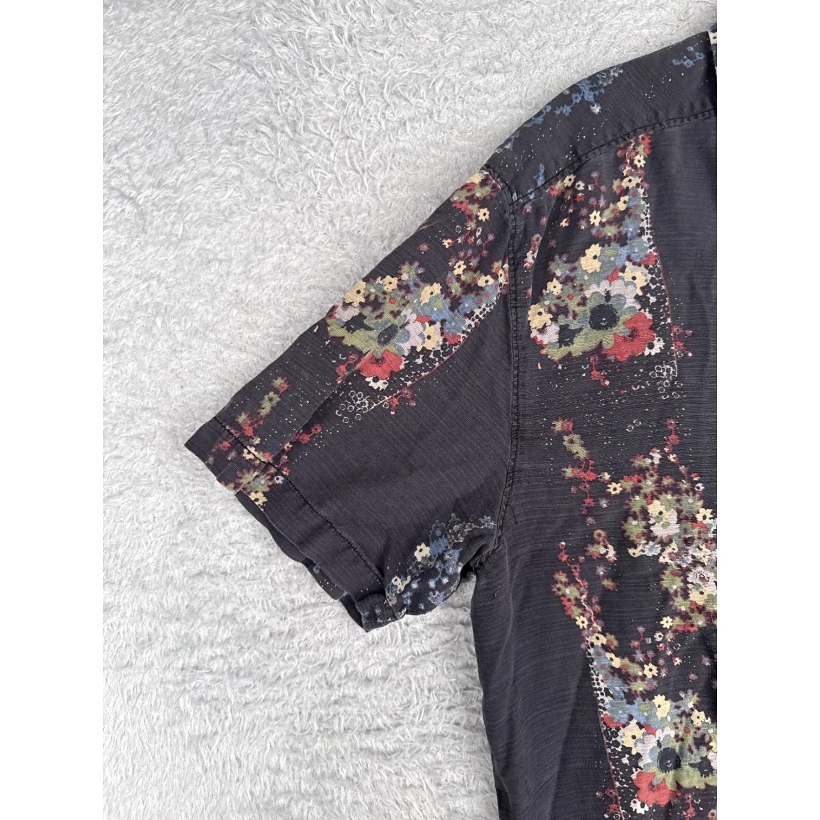 Tommy Bahama VINTAGE Tommy Bahama Shirt Men Extra Large Black Floral 100% Silk Hawaiian Button Up Size US XL / EU 56 / 4 - 3 Thumbnail