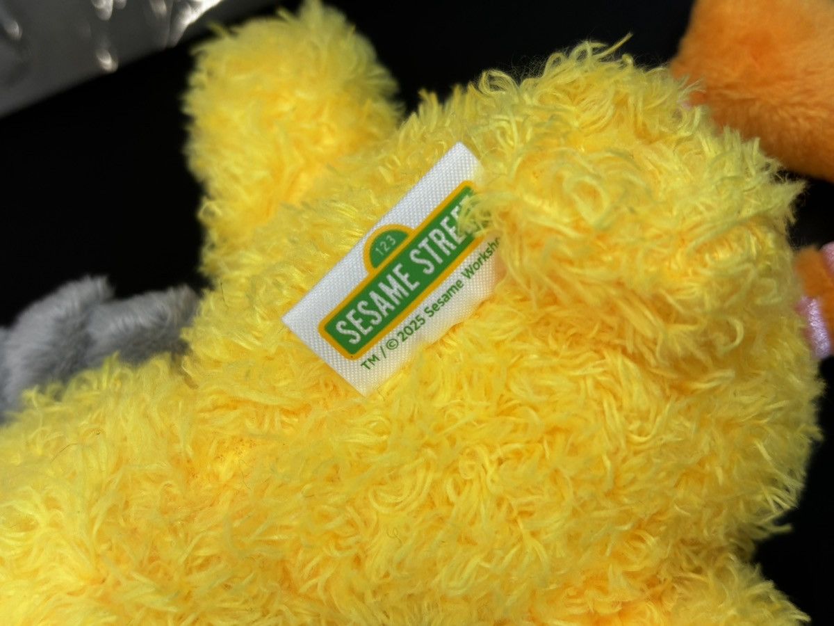 Kaws Kaws x Sesame Street Water Parade Keychain Big Bird Size ONE SIZE - 3 Thumbnail