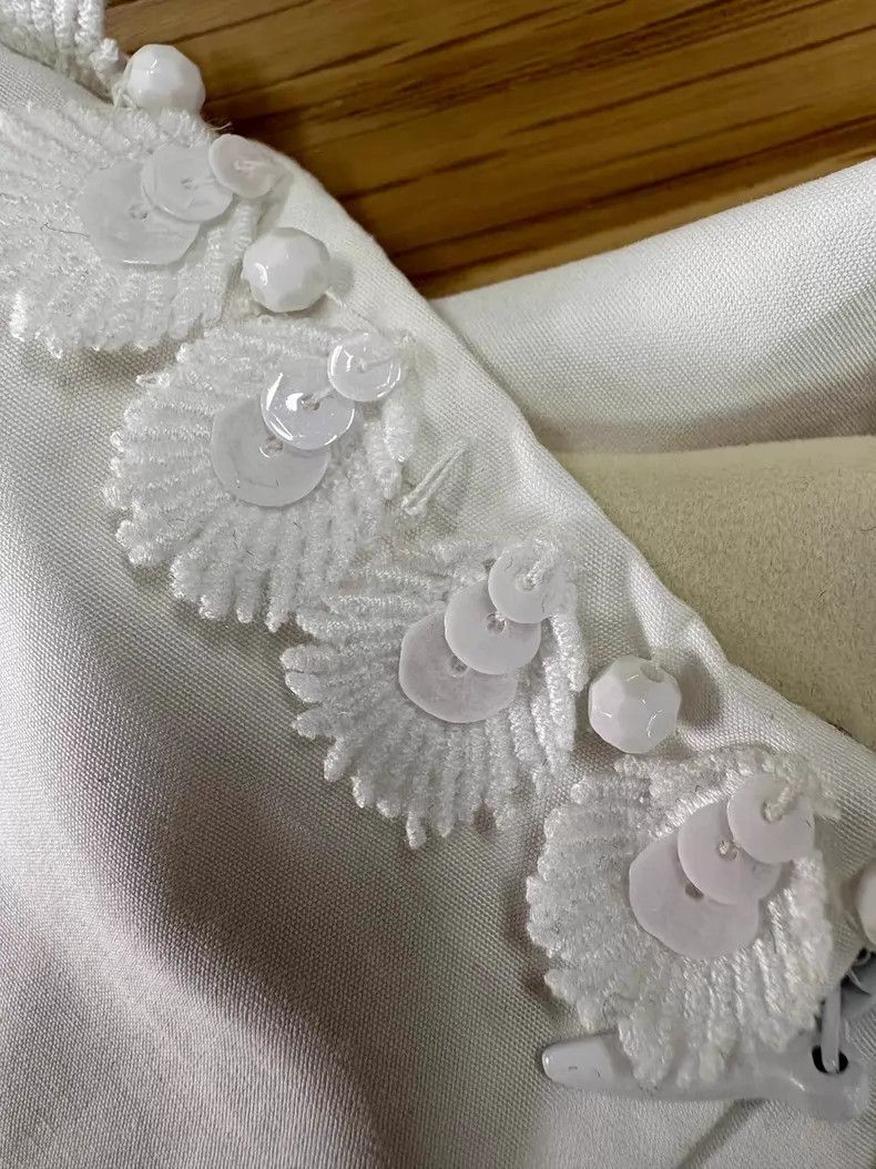 Valentino Valentino White nail bead floral heavy embroidery sleevele Size M / US 6-8 / IT 42-44 - 8 Thumbnail