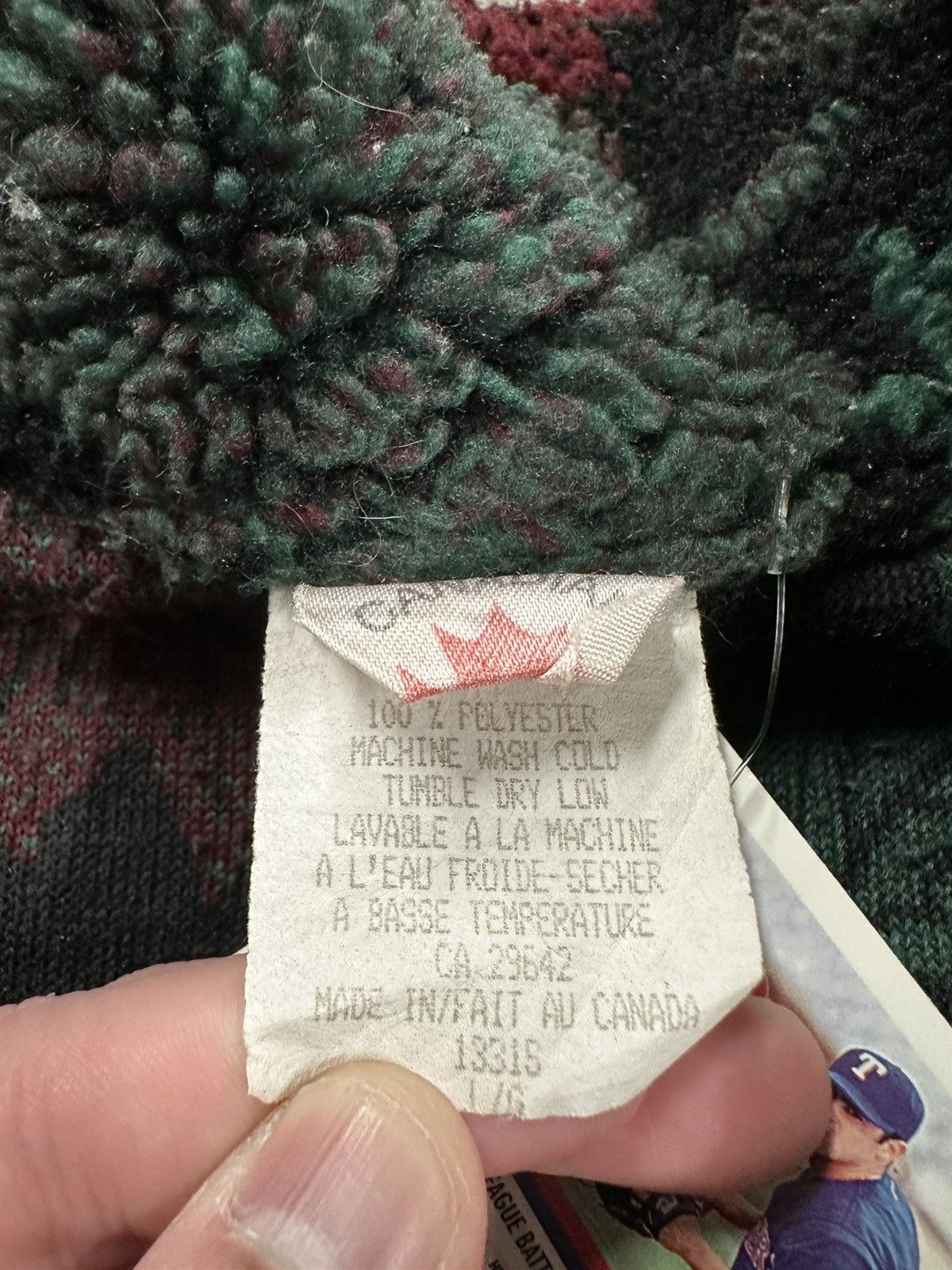 Vintage Vintage 90s Canadian Polar Bear Maple Leaf Fleece Jacket Size US L / EU 52-54 / 3 - 11 Thumbnail