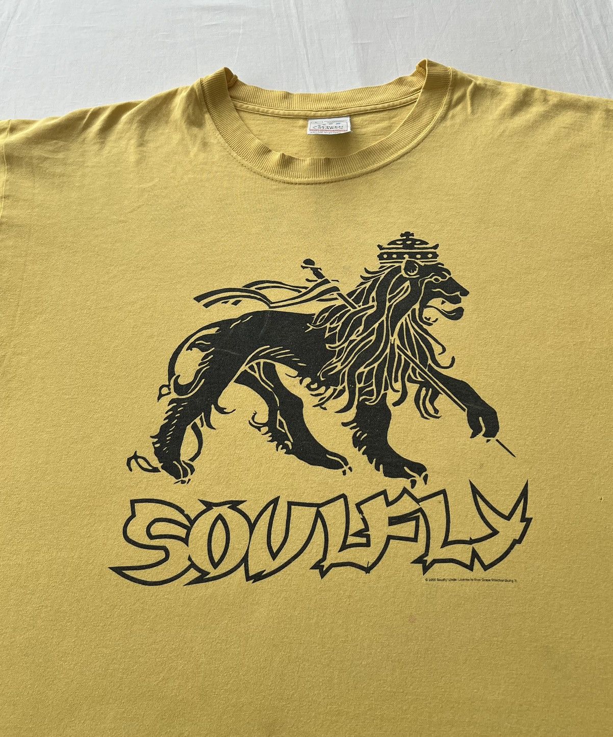 Band Tees Vintage 2000 Soulfly Lion of Judah Metal Band Yellow T-shirt Size US L / EU 52-54 / 3 - 4 Thumbnail