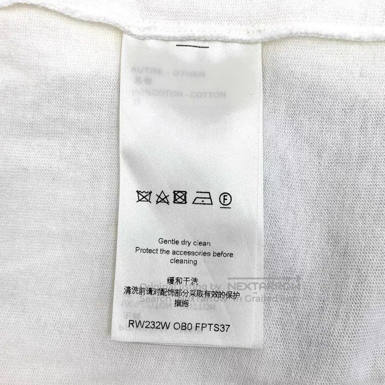 Louis Vuitton Louis Vuitton 23 white logo chain design cotton crew neck Size US M / EU 48-50 / 2 - 7 Thumbnail