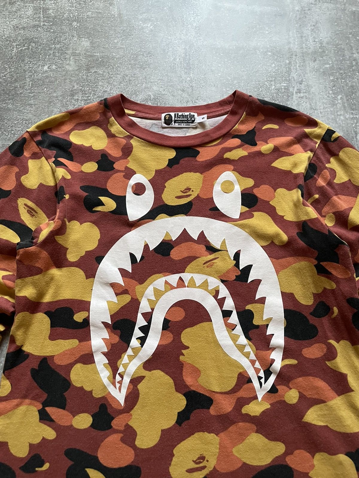 Bape 1st Camo Shark Long Sleeve Tee Size US S / EU 44-46 / 1 - 3 Thumbnail