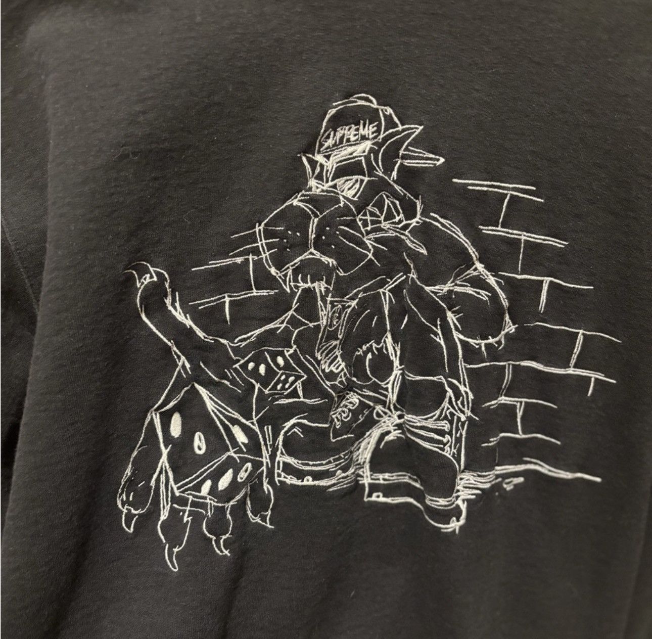 Supreme Supreme Chester Cheeto Crewneck Sweatshirt Size US L / EU 52-54 / 3 - 2 Thumbnail