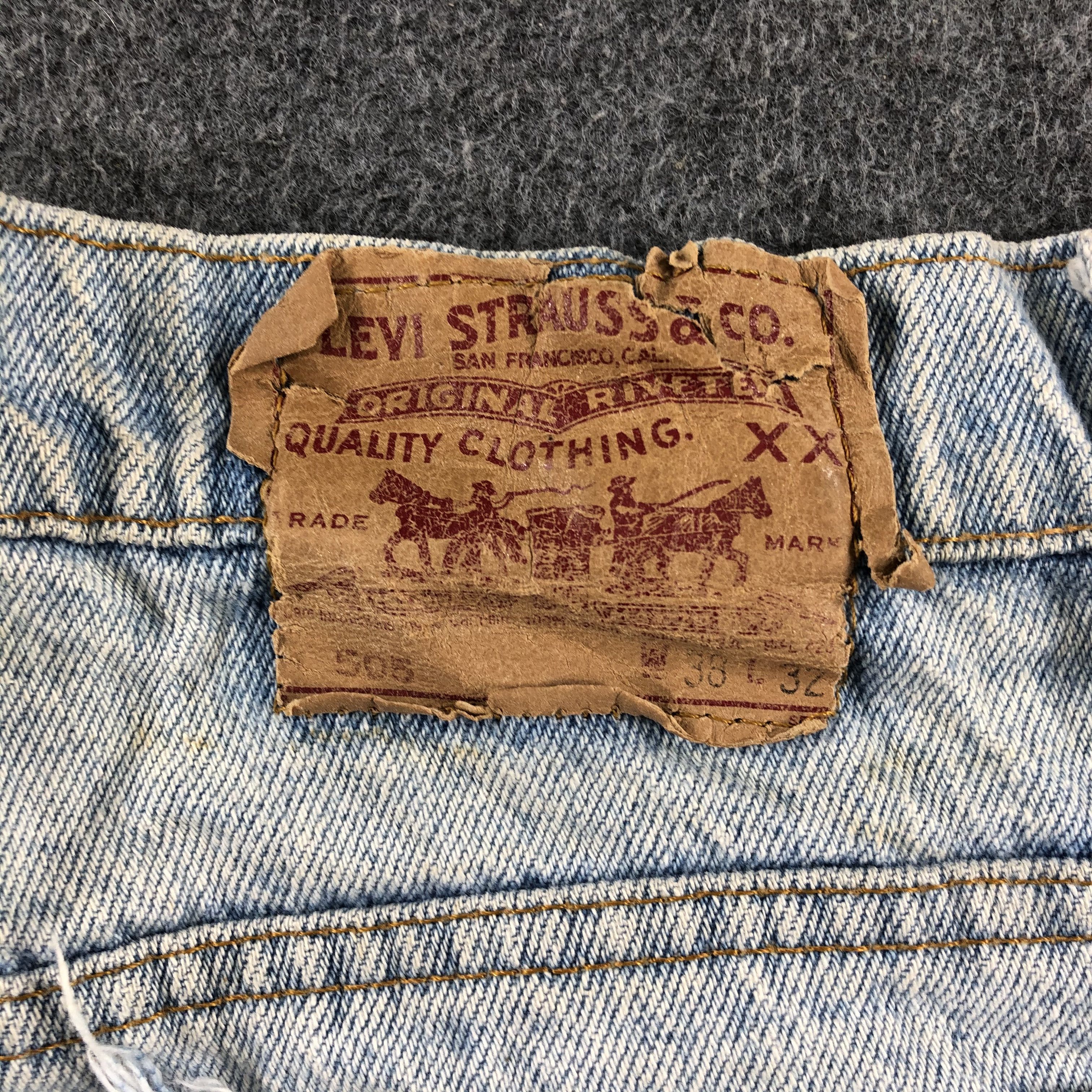 Levi's Vintage 90s Light Wash Levis 505 Jeans-J2593 Size US 36 / EU 52 - 5 Thumbnail