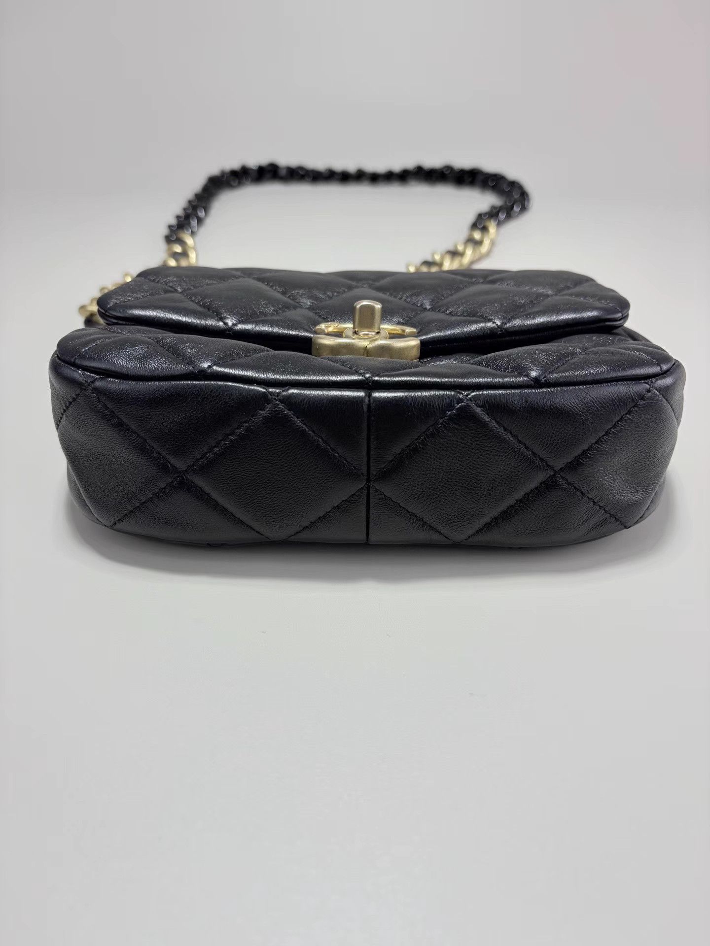 Chanel CHANEL 22S Lambskin Square Mini Crossbody K1 Size ONE SIZE - 4 Thumbnail