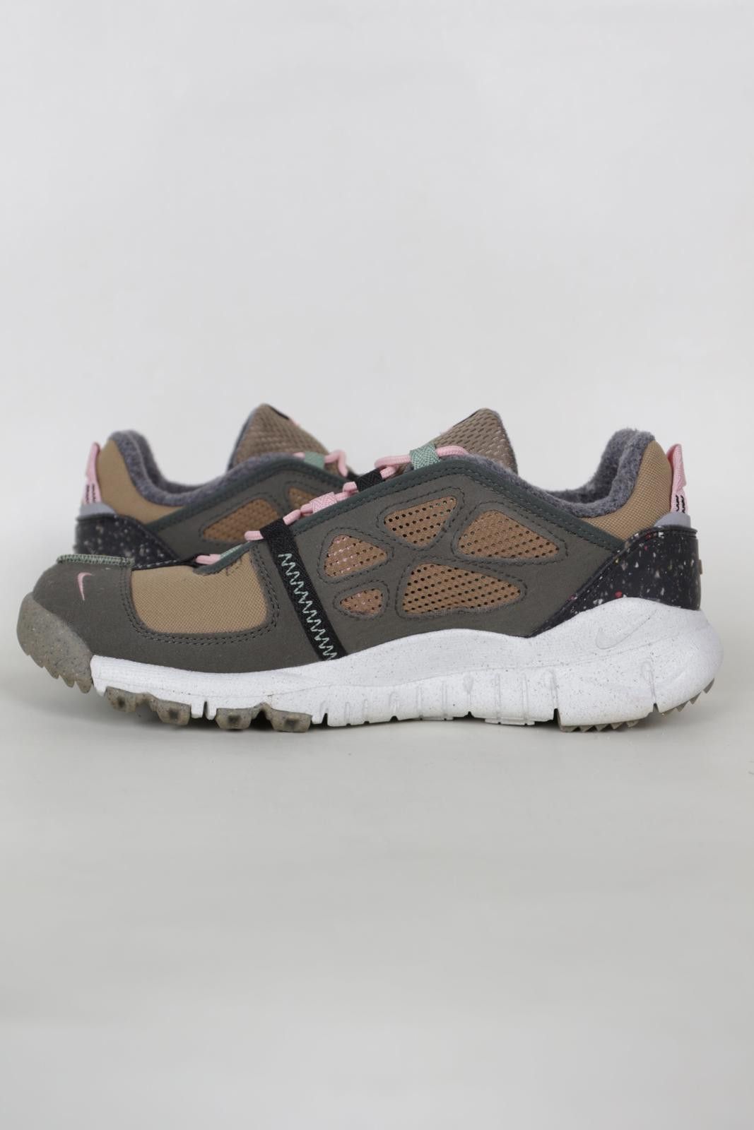 Nike 2021' Nike Free Terra Vista Low-Top Sneakers Size US 9 / EU 42 - 5 Thumbnail
