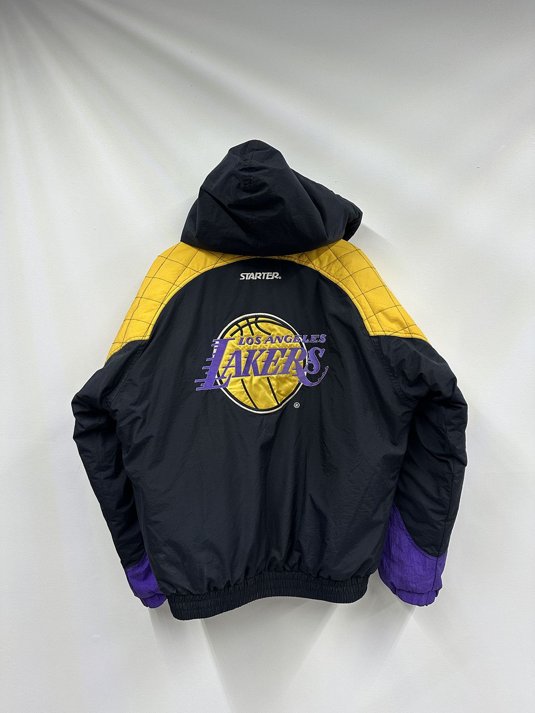 Other Vintage Starter Los Angeles Lakers NBA Puffer Size US L / EU 52-54 / 3 - 6 Thumbnail