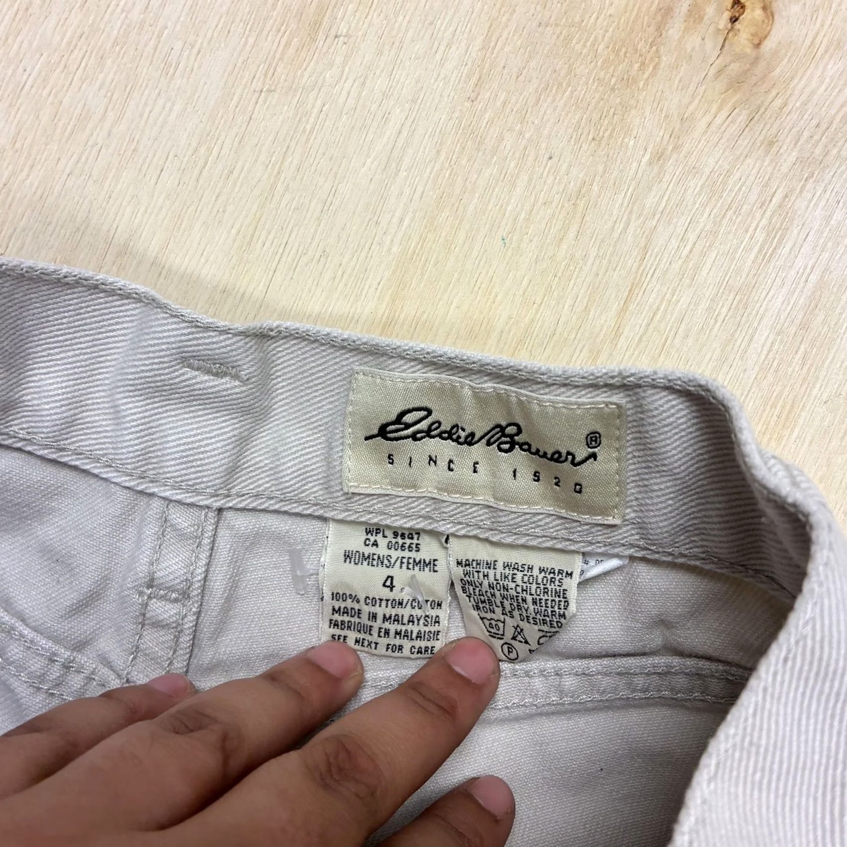 Eddie Bauer VINTAGE Eddie Bauer Shorts Women 4 27W Gray Denim High Rise Relaxed Chino Summer Size 27" / US 4 / IT 40 - 3 Thumbnail
