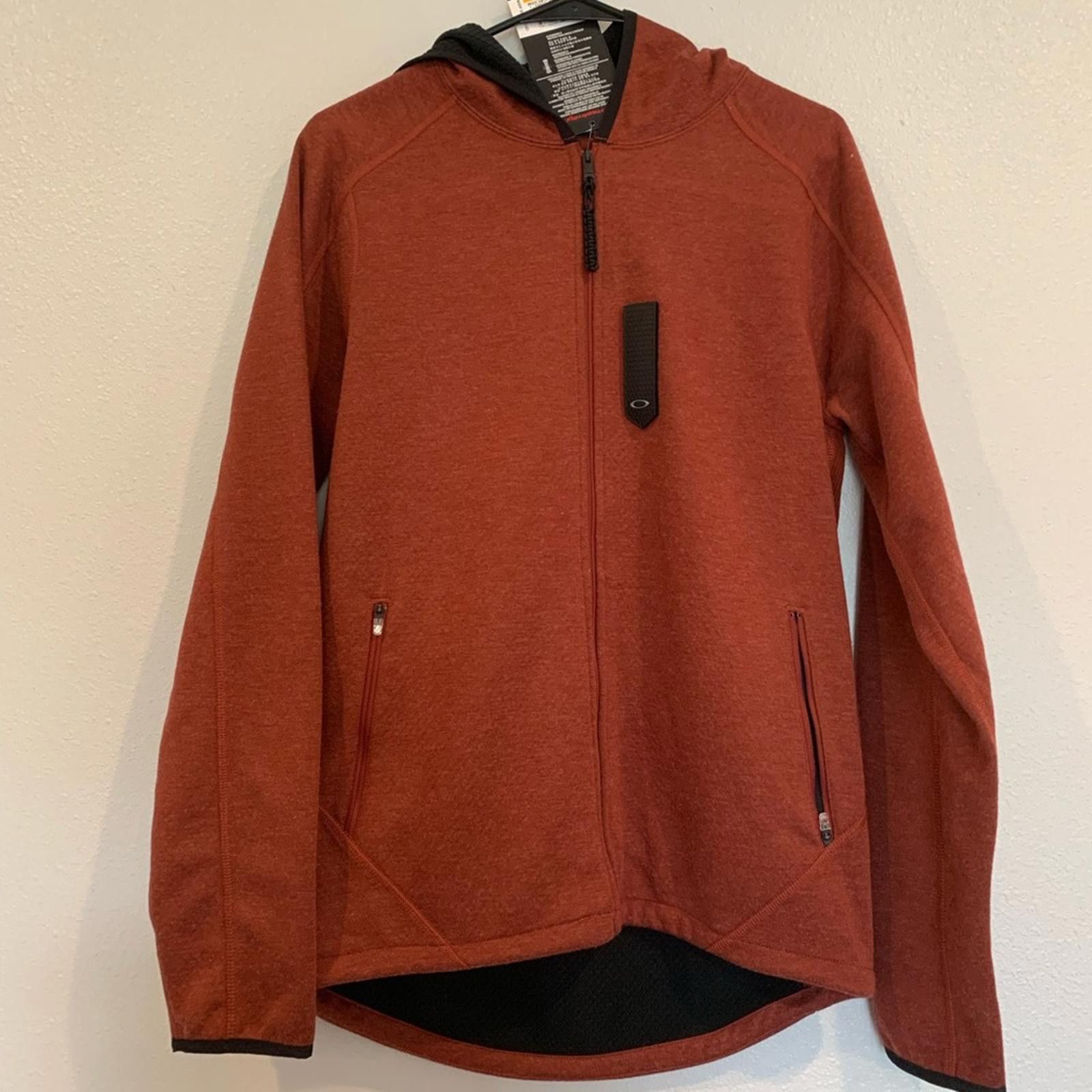 Oakley Brand new Oakley men’s jacket in size small. Size US S / EU 44-46 / 1 - 1 Thumbnail