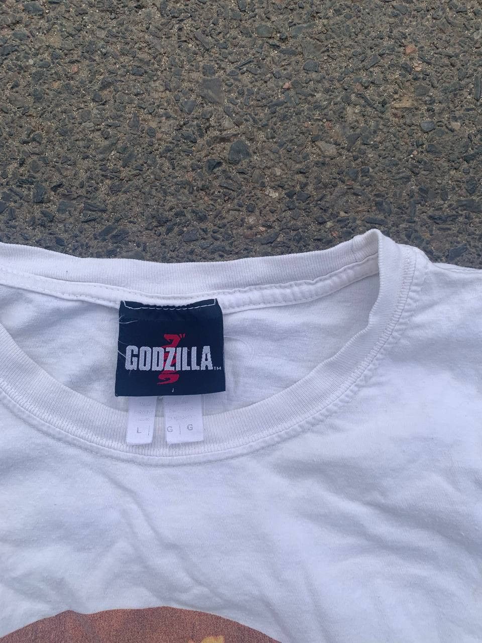 Band Tees × Gildan Godzila rare tee 14s Size US L / EU 52-54 / 3 - 3 Thumbnail