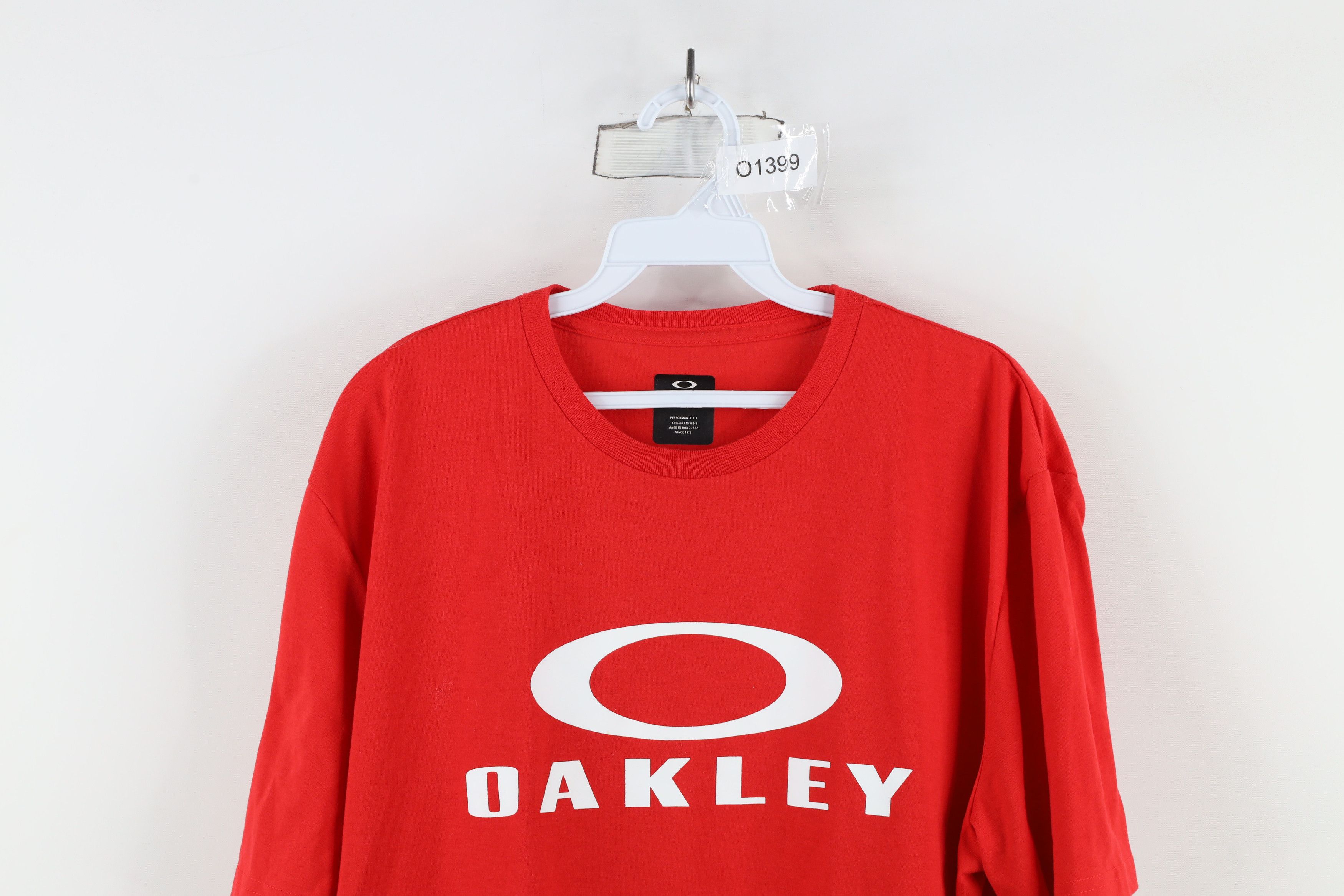 Oakley × Vintage Vintage Y2K Oakley Hydrolix Short Sleeve T-Shirt Red Size US XL / EU 56 / 4 - 2 Thumbnail