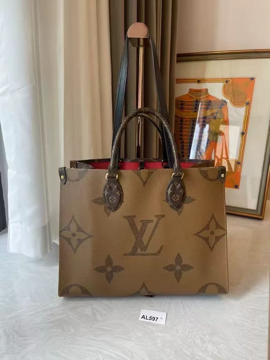 Louis Vuitton Pre-loved Bag Very good condition Size ONE SIZE - 1 Thumbnail