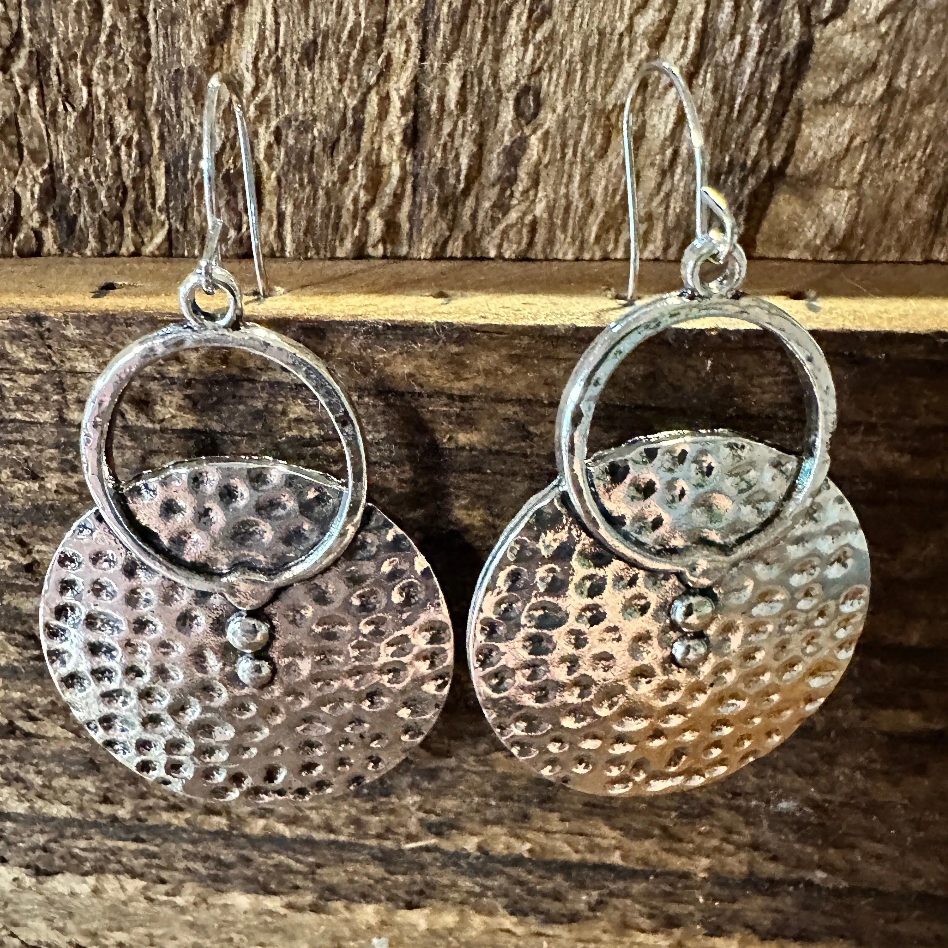 Other Boho Hippie Western Pounded Silver Circle Drop Wire Earrings Size ONE SIZE - 3 Thumbnail