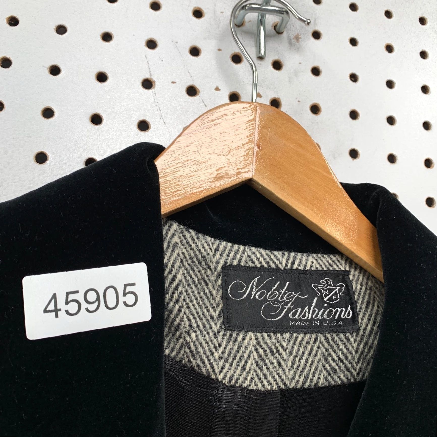 Vintage Noble Fashions Wool Tweed Overcoat Womens XL Gray Herringbone Made USA, Long Coat, Button, Outer Shell: Wool, Vintage, Fall Winter, Women, Coat Size XL / US 12-14 / IT 48-50 - 5 Thumbnail