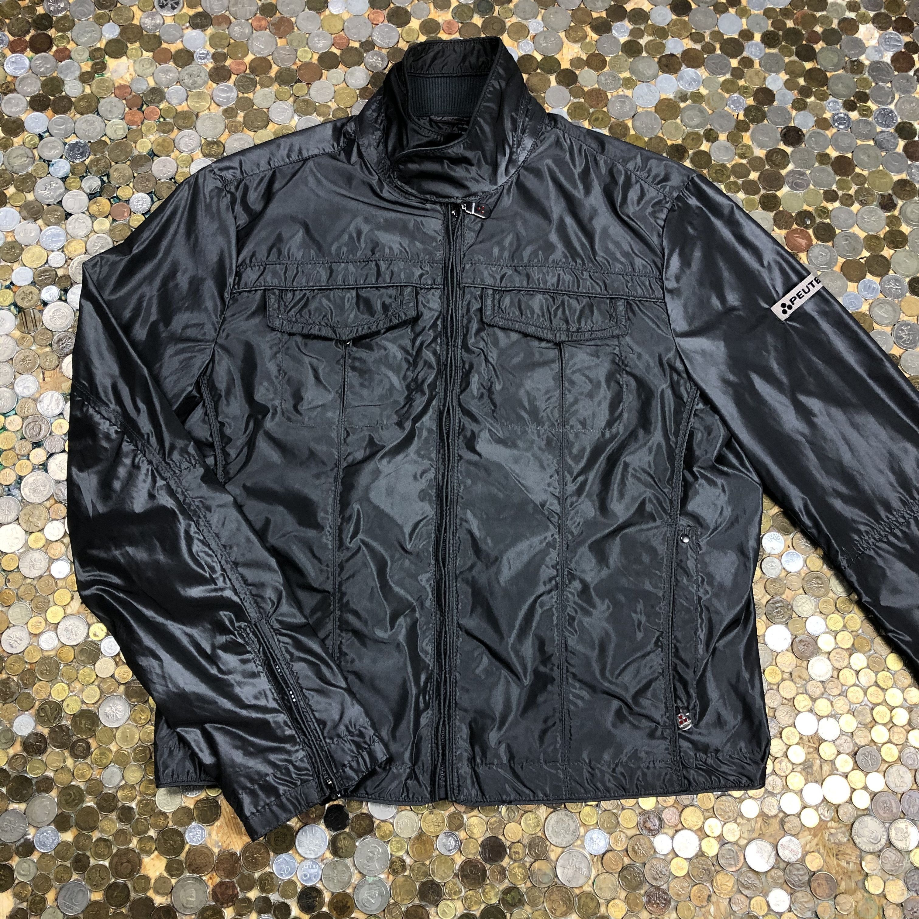Peuterey Peuterey short warm Jacket 90's Size US L / EU 52-54 / 3 - 1 Thumbnail