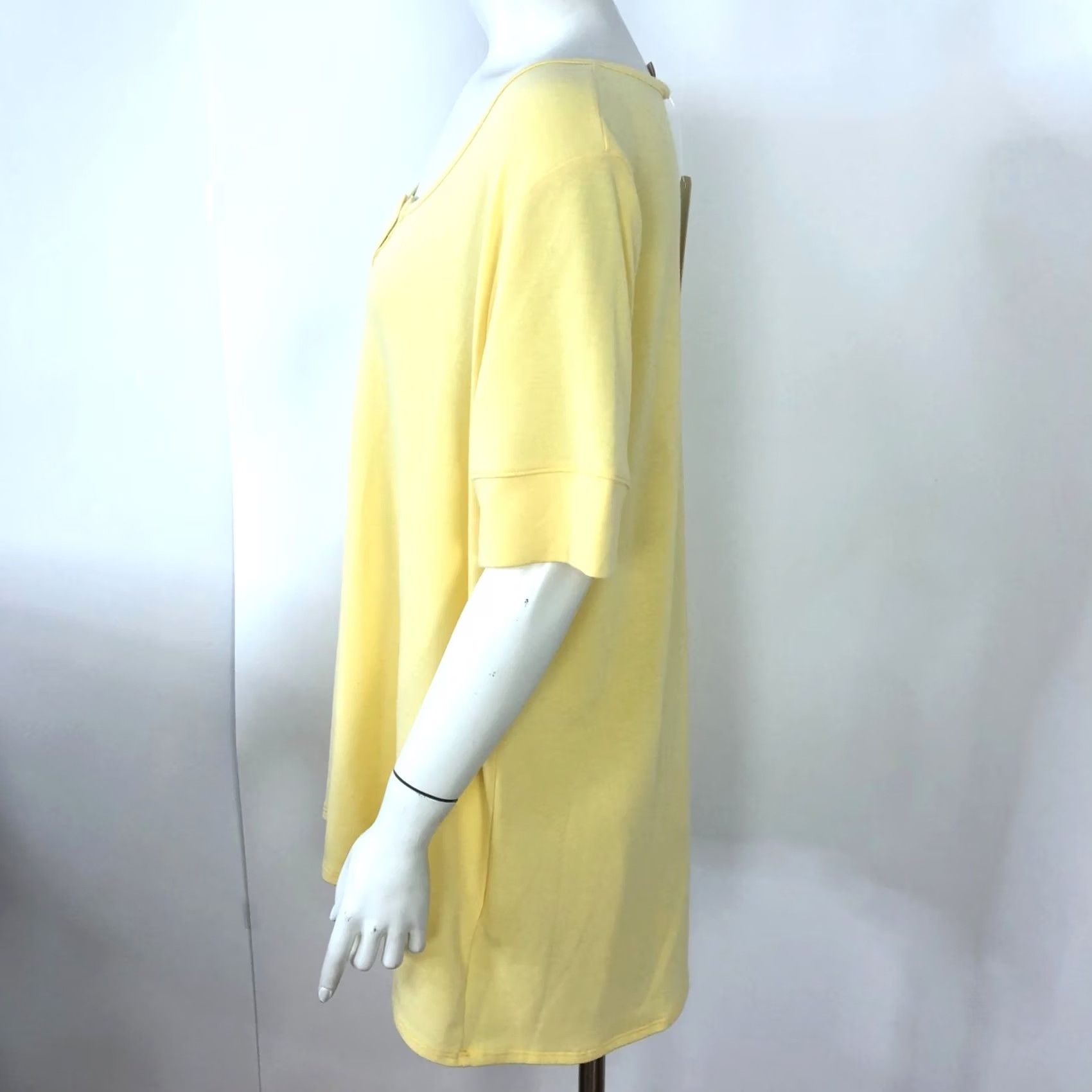 Soft Surroundings Soft Surroundings Portia Top Pullover 1X Yellow Yellow Solid 3/4 Sleeve Round Neck Blouse Womens Plus Casual, Travel 9.25 Size XL / US 12-14 / IT 48-50 - 2 Thumbnail