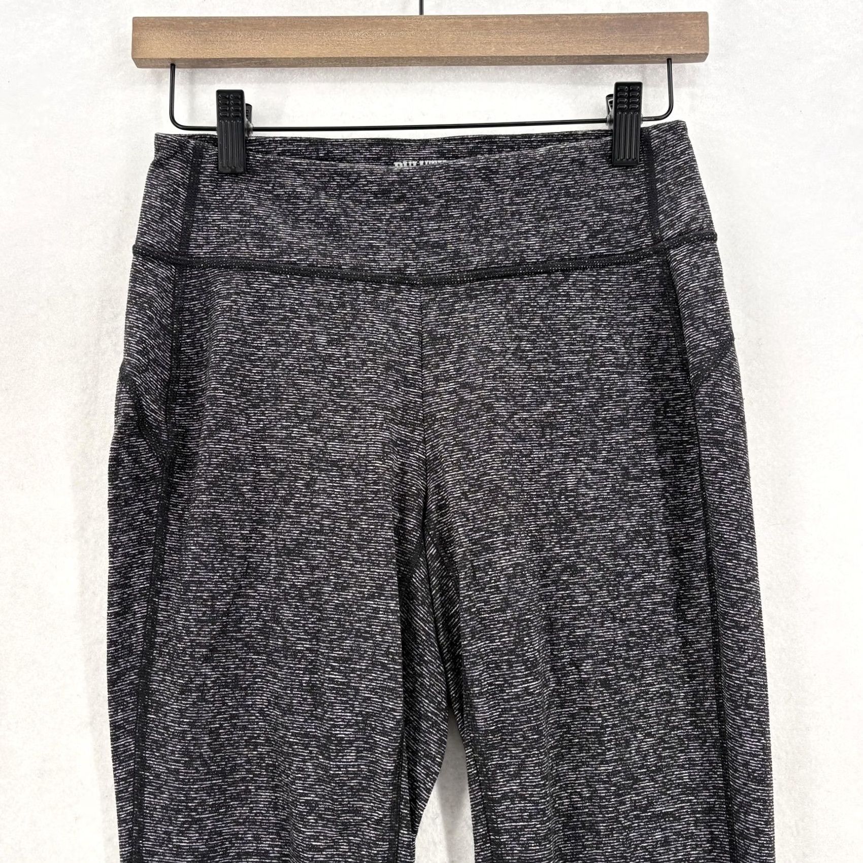 Duluth Trading Company Duluth Hot NoGA Stretch Leggings Womens XS Gray Flecked Ankle Knit Gym Size 26" / US 2 / IT 38 - 2 Thumbnail