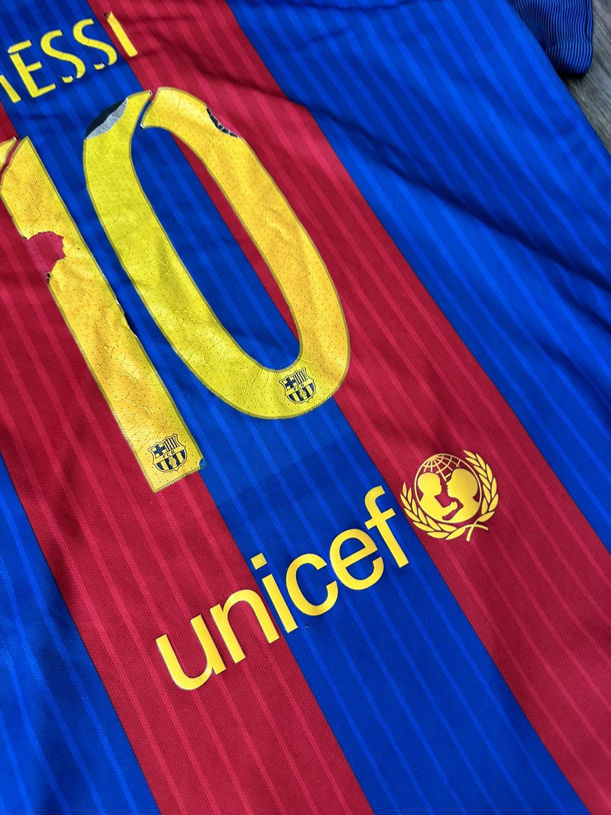 Nike Nike Barcelona Lionel Messi Home Jersey Size US L / EU 52-54 / 3 - 9 Thumbnail