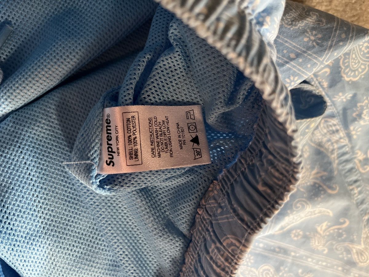 Supreme Blue bandanna supreme sweatpants Size US 32 / EU 48 - 2 Thumbnail