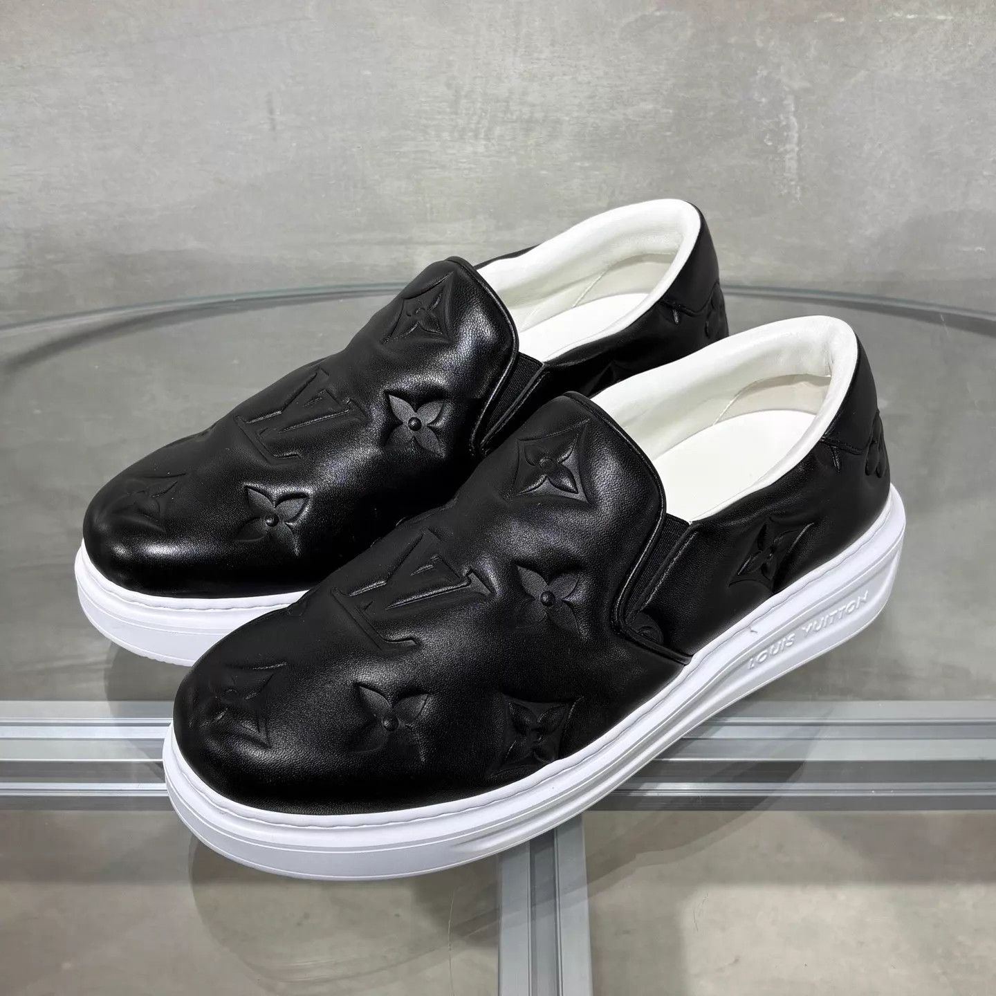 Louis Vuitton Beverly Hills black and white BNIB UK7.5/41.5