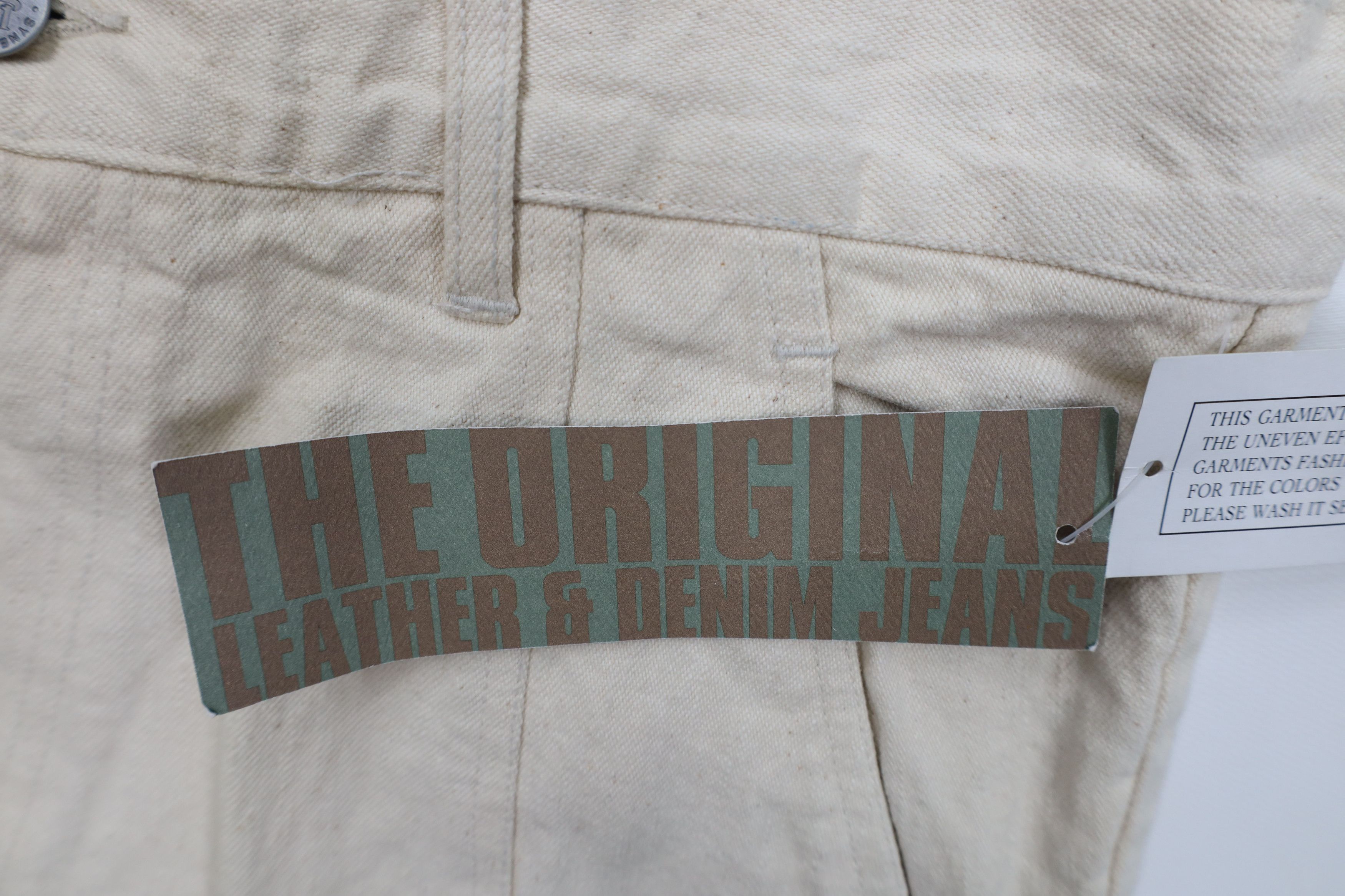 Vintage Deadstock Vintage 90s Streetwear Leather Cargo Shorts Beige Size US 32 / EU 48 - 7 Thumbnail
