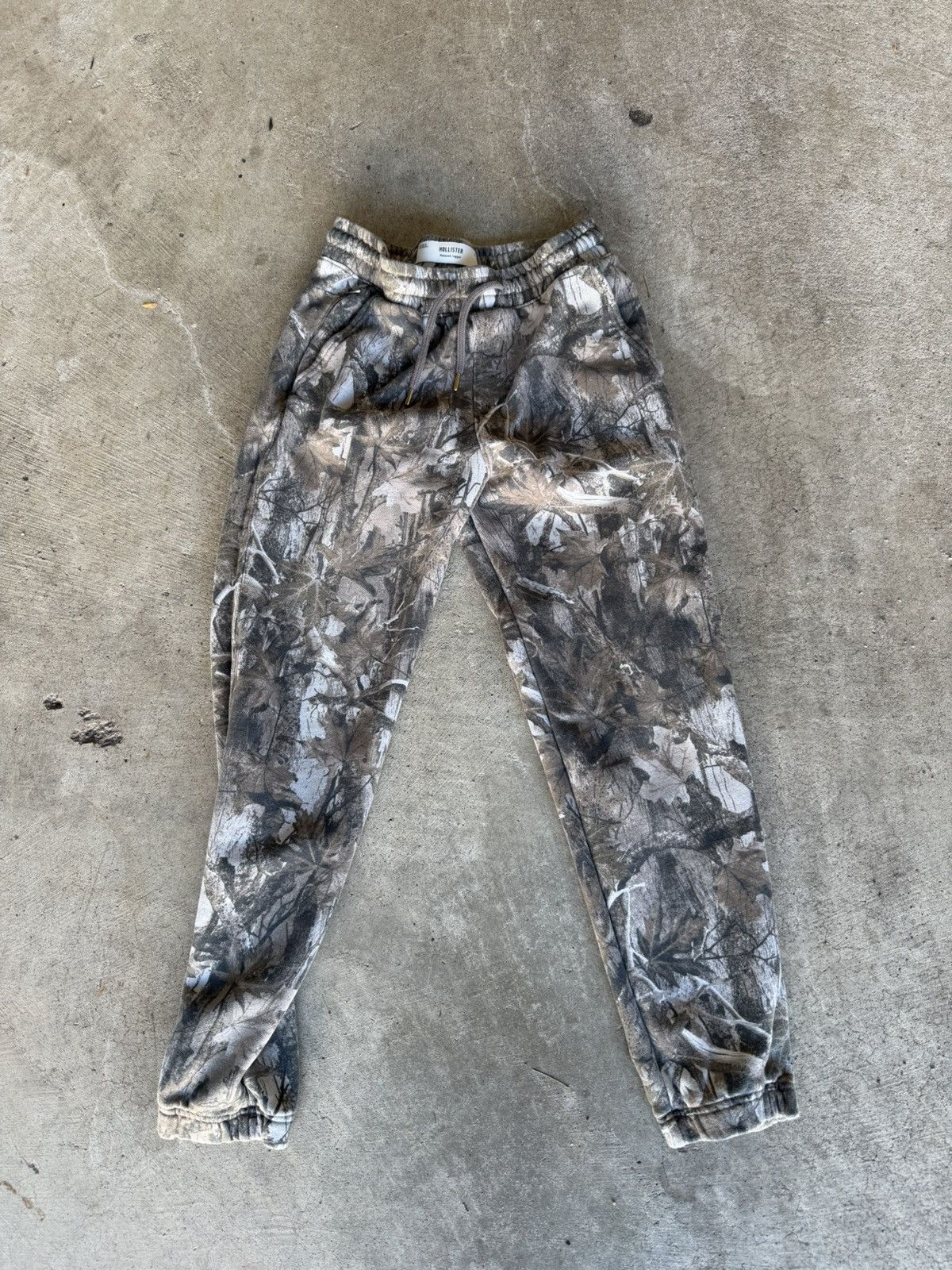 Realtree Hollister cameo joggers Size US 30 / EU 46 - 1 Thumbnail