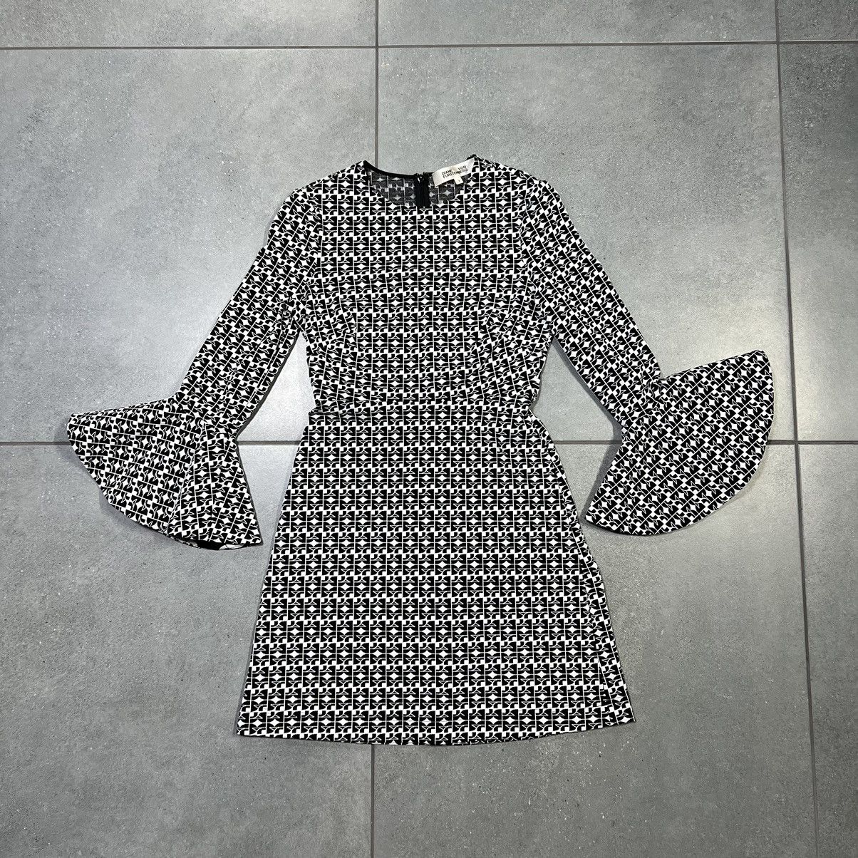 Diane von Furstenberg × Vintage Diane von furstenberg Jersey jacquard minidress Size XXS / US 00 / IT 34 - 1 Thumbnail