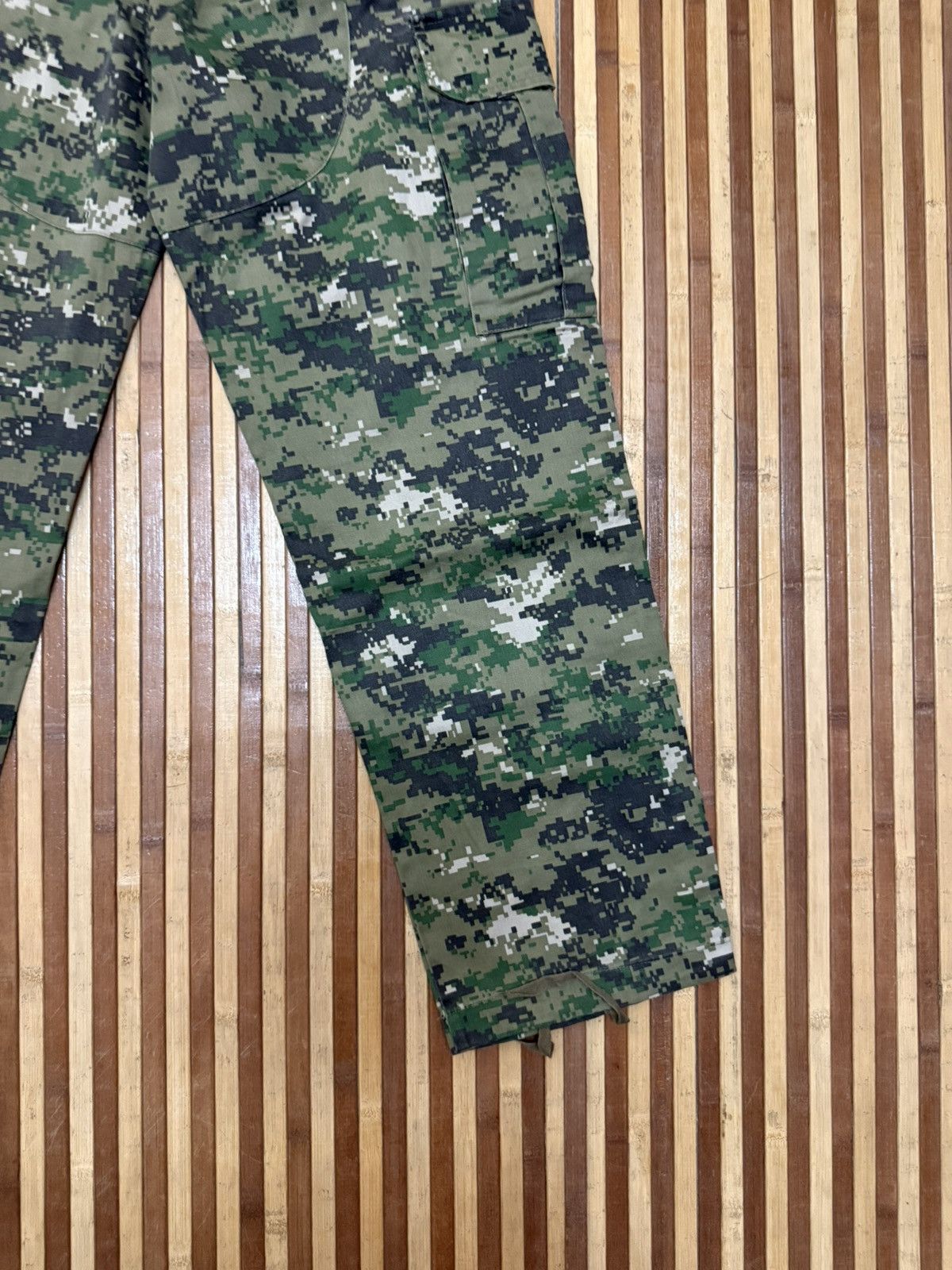 Japanese Brand Vintage Military Camouflage Vectors Cargo Pants Streetwear Size US 31 - 8 Thumbnail