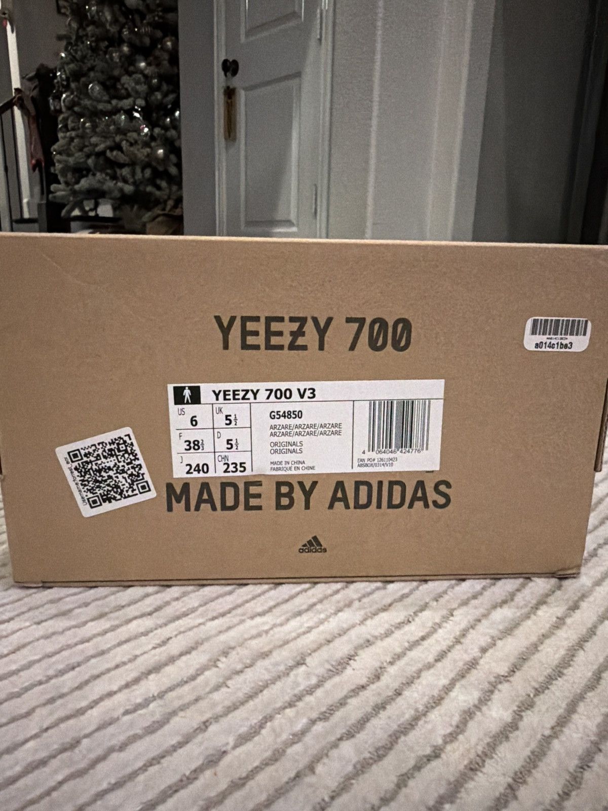 Yeezy Yeezy 700 V3 “Arzare” Size US 6 / EU 39 - 7 Thumbnail