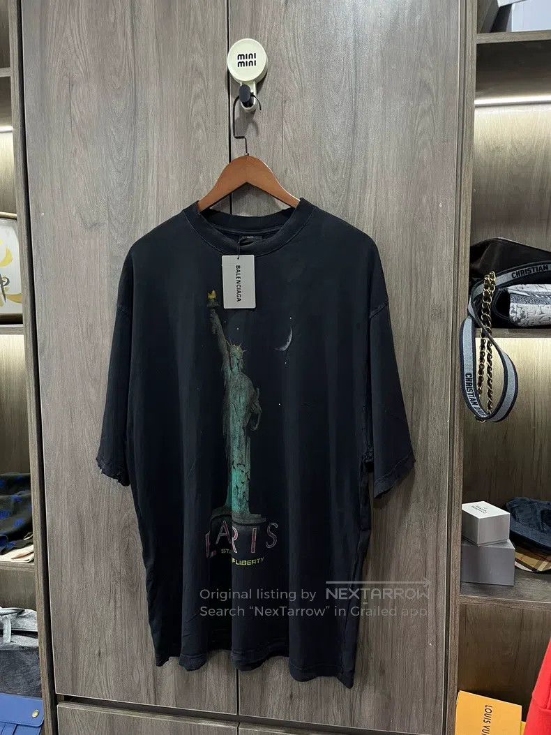 Balenciaga Balenciaga Statue of Liberty short sleeve Size US L / EU 52-54 / 3 - 5 Thumbnail