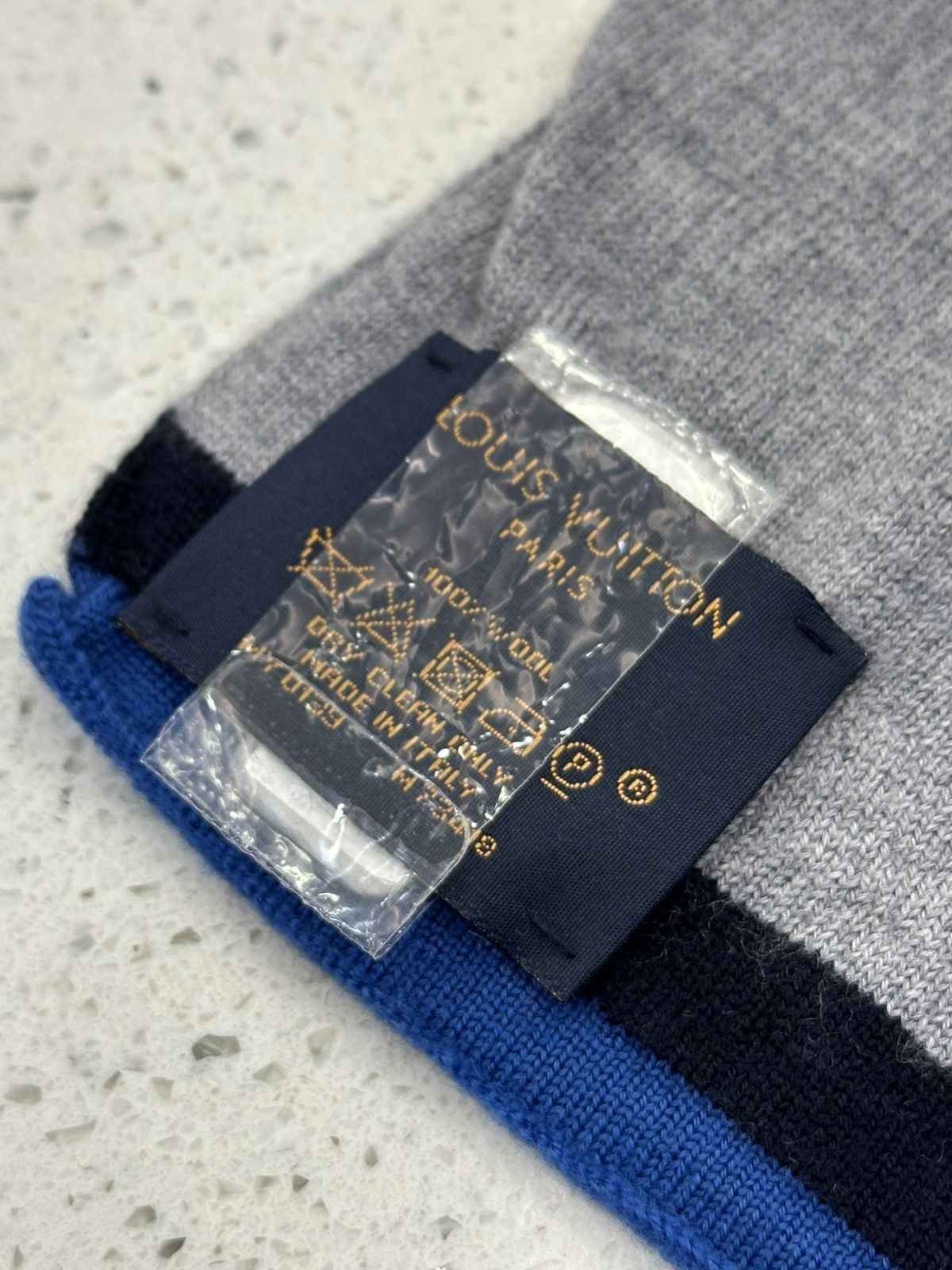 Louis Vuitton Louis Vuitton Blue Grey Scarf Reversible Size ONE SIZE - 6 Thumbnail