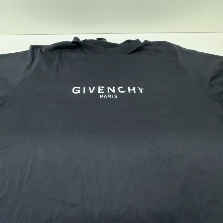 Givenchy Givenchy Minimalist Black Logo TShirt -2507