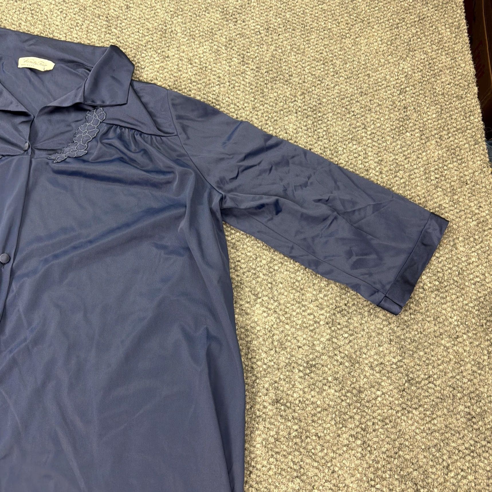 Vintage VINTAGE Vanity Fair Robe Womens Large Blue Nylon Button Front Housecoat 60s Size ONE SIZE - 4 Thumbnail