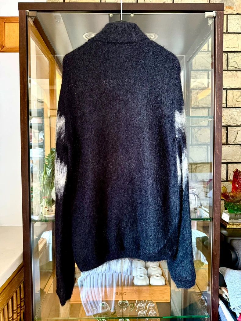Saint Laurent Paris Saint Laurent Paris 20fw runway black and white mohair tur Size US M / EU 48-50 / 2 - 3 Thumbnail