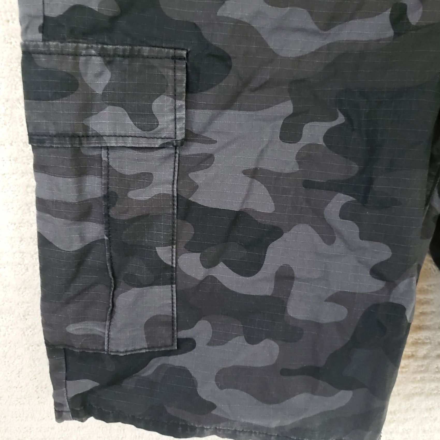 Vintage Lazer Cargo Shorts MEN'S L BLACK CAMO 36X11 100% COTTON Drawstring Pockets Cargo Shorts Regular Rise Vintage: No Size US 33 - 6 Thumbnail