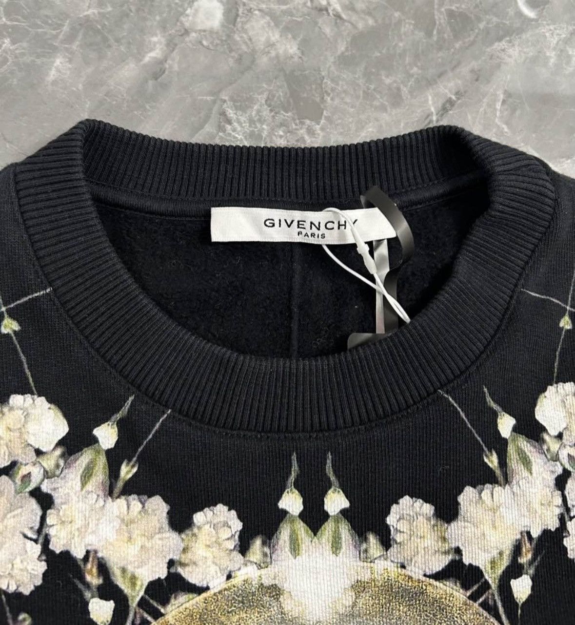 Givenchy Givenchy Madonna Floral Print Sweatshirt - wxx Size US XS / EU 42 / 0 - 5 Thumbnail