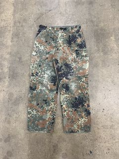GarageVintageClothes Vintage Military Camo Pants