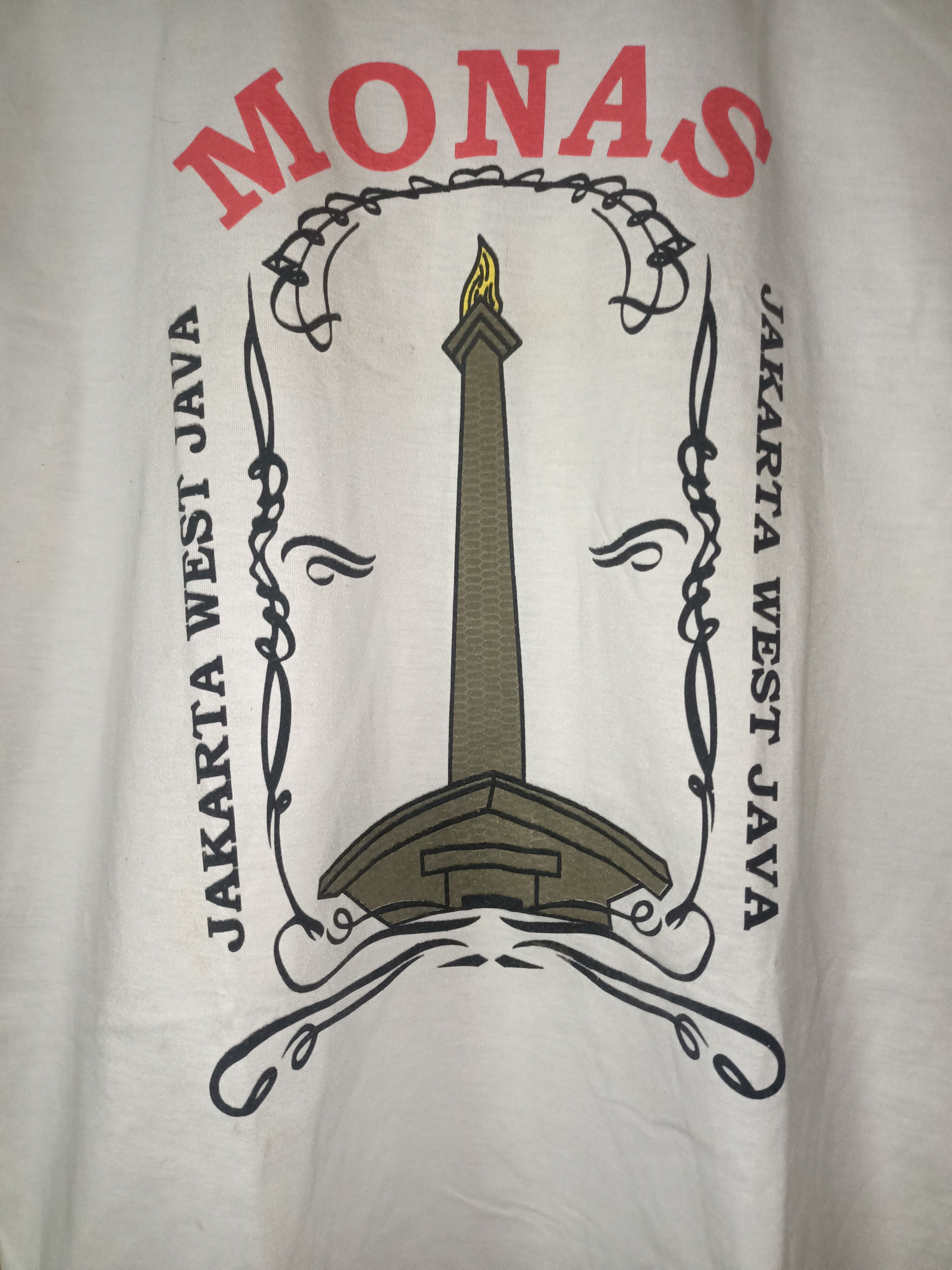 Vintage Vintage Jakarta Memorial Tee Monas West Java Size US M / EU 48-50 / 2 - 3 Thumbnail