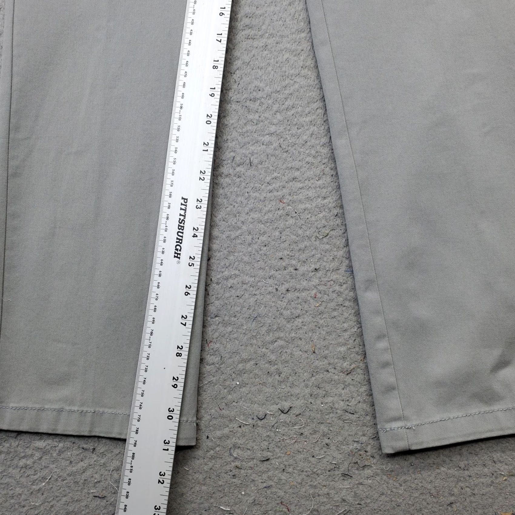 Izod IZOD Mens Saltwater Chino Pants Gray 32x32 Flat Front Straight Easy Care Stretch Casual Travel Mens Size 32 Gray Chino Pants Size US 32 / EU 48 - 4 Thumbnail