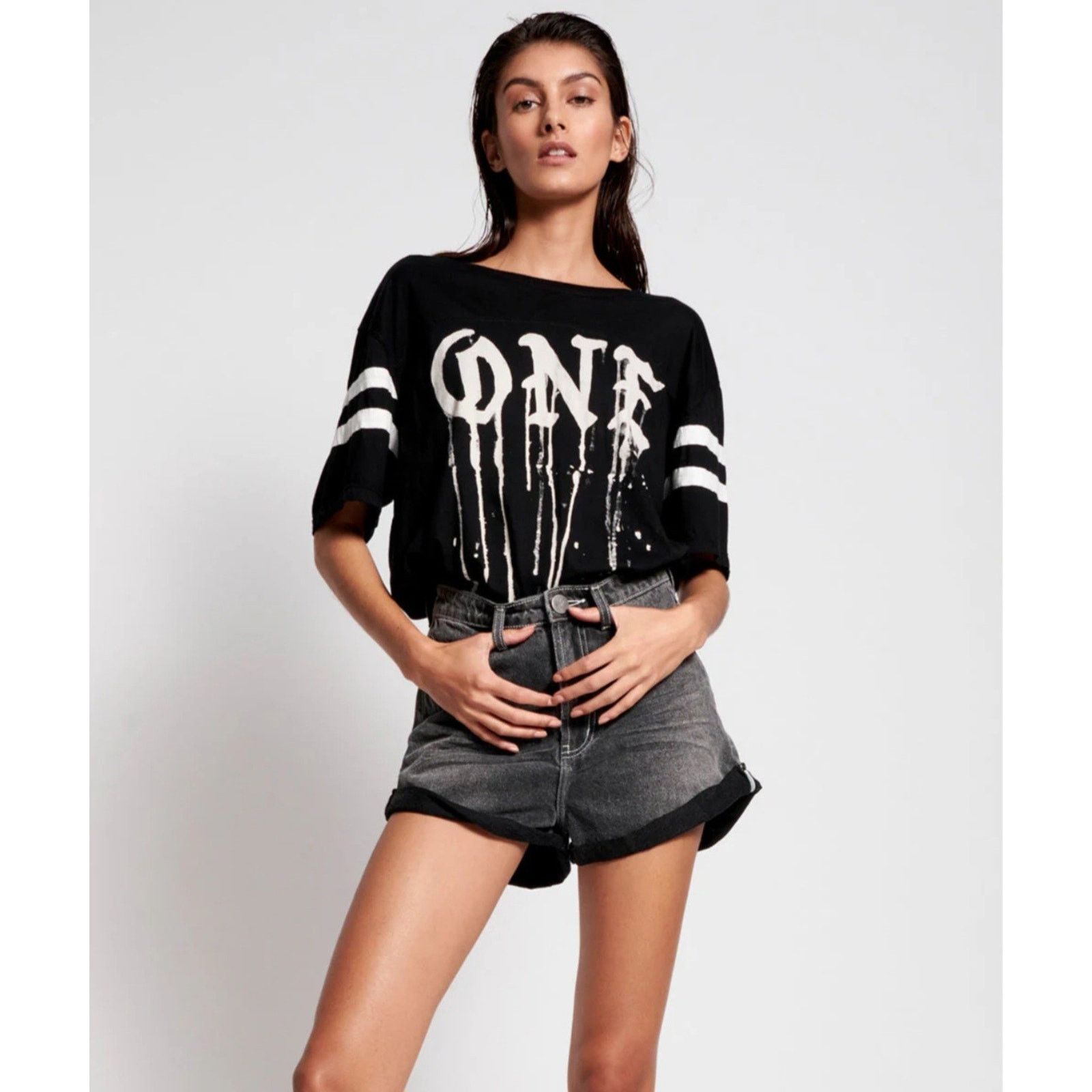 One Teaspoon One Teaspoon High Waisted Washed Black Bandits Shorts 26 Size 26" / US 2 / IT 38 - 3 Thumbnail