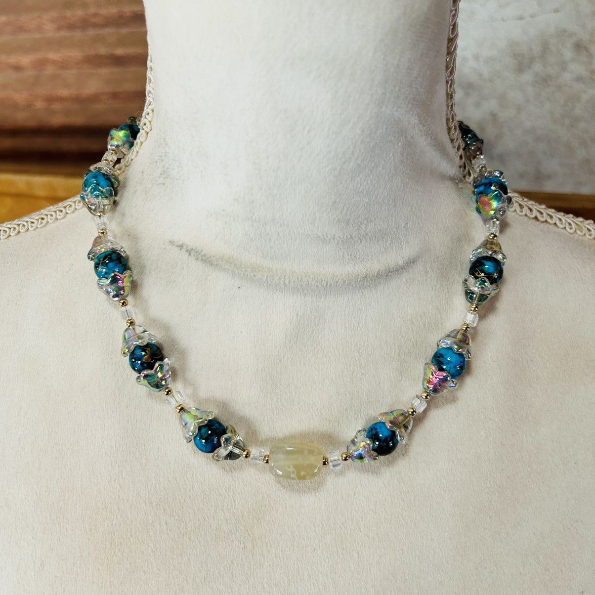 Handmade Handcrafted blue tone art glass bead crystal necklace Size ONE SIZE - 2 Thumbnail