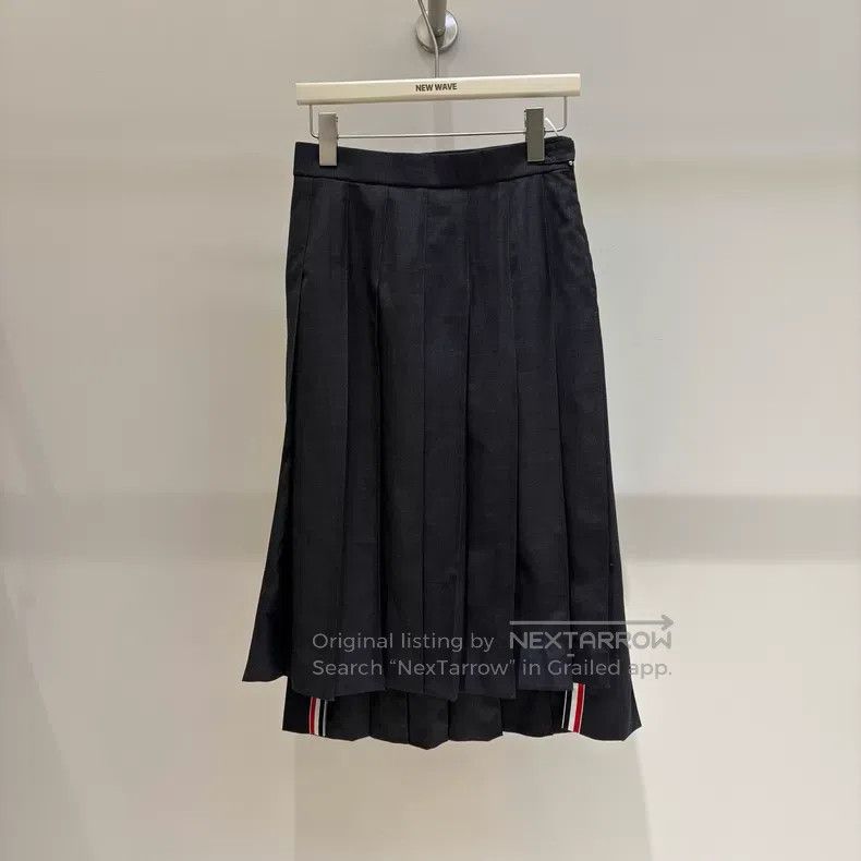 Thom Browne Thom Browne Classic Pleated Skirt in Dark Grey (Longer Len Size 24" / US 00 / IT 34 - 1 Thumbnail