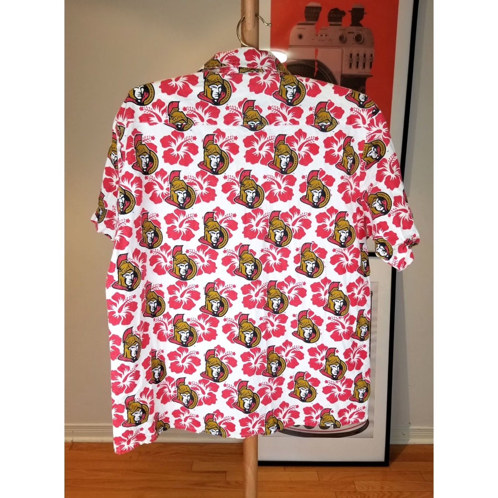 NHL VINTAGE 90' OTTAWA SENATORS NHL ALL OVER PRINT HWAIIAN SHIRT SZ LARGE Shirt Men XS? Size US M / EU 48-50 / 2 - 6 Thumbnail