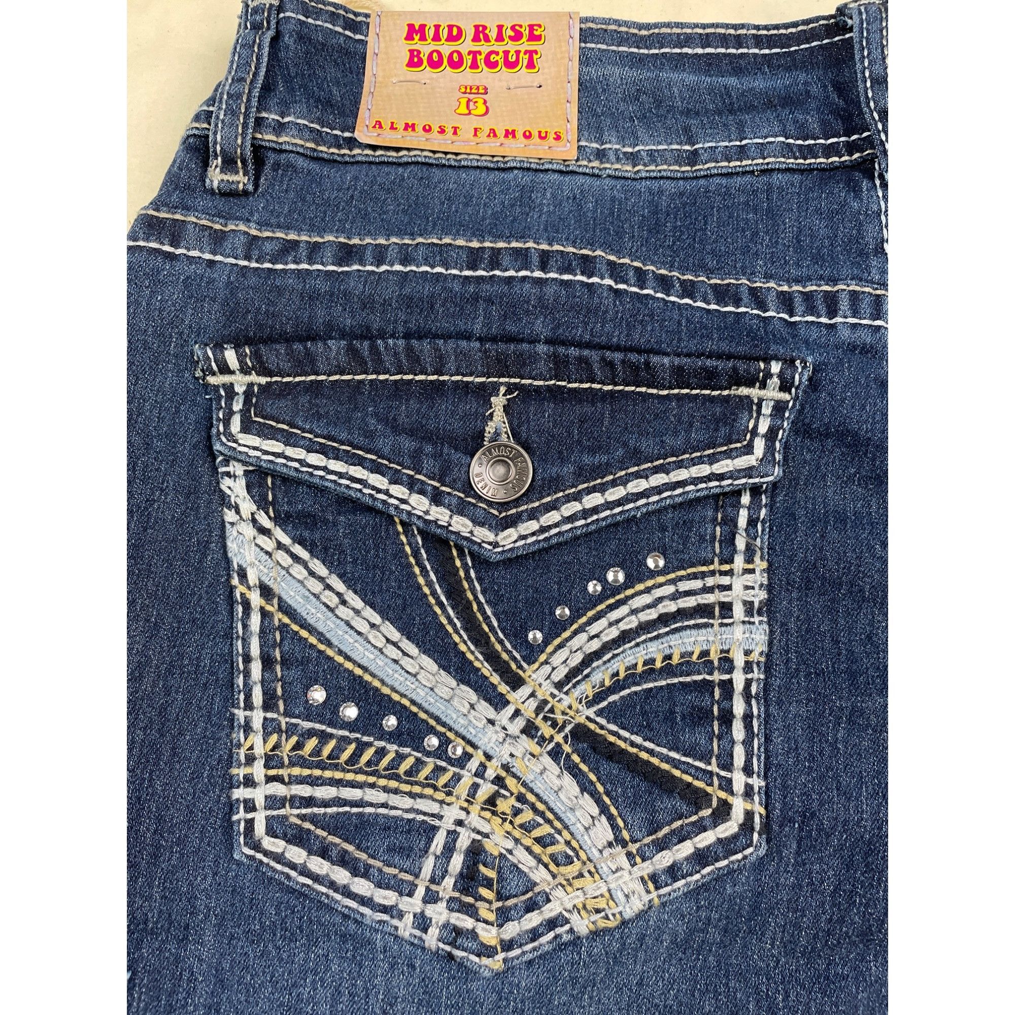 Other Almost Famous Women's Blue Jean Midrise Boot Cut Size 13 SKU Size 32" / US 10 / IT 46 - 4 Thumbnail
