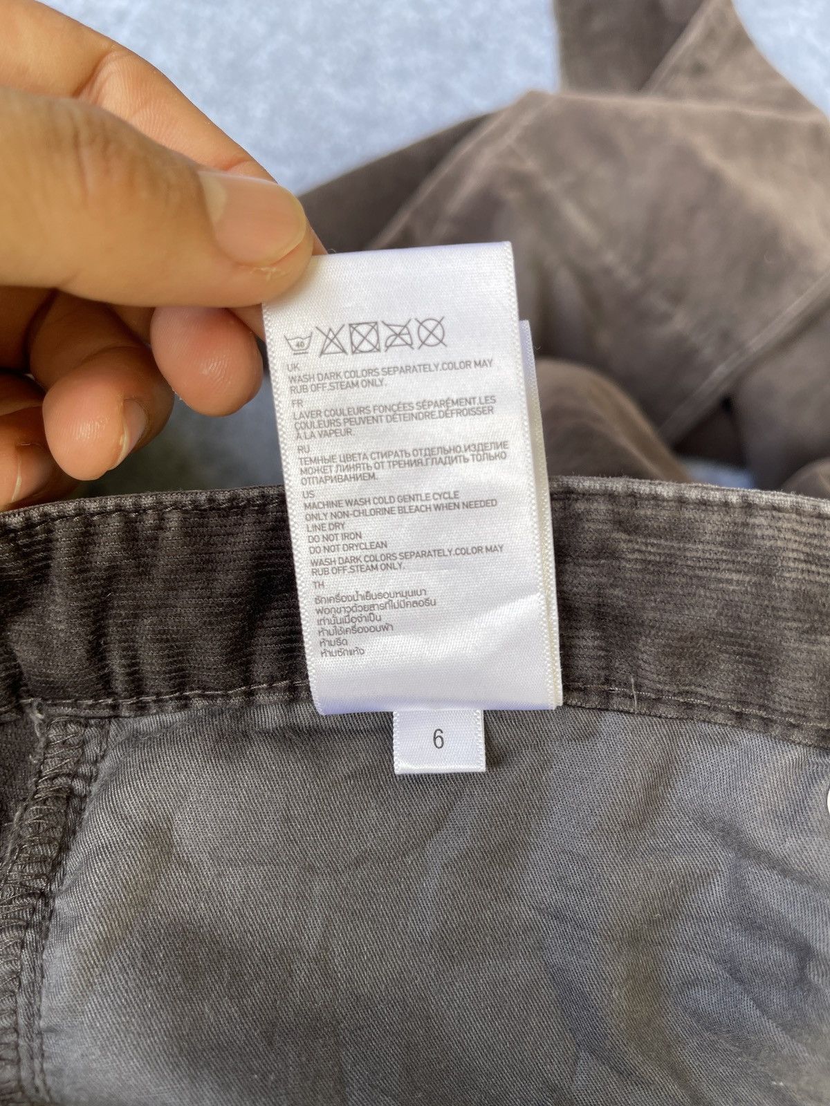 Undercover Hype Beast🔥Uniqlo x Undercover🔥Distressed Corduroi Pants Size US 35 - 17 Thumbnail