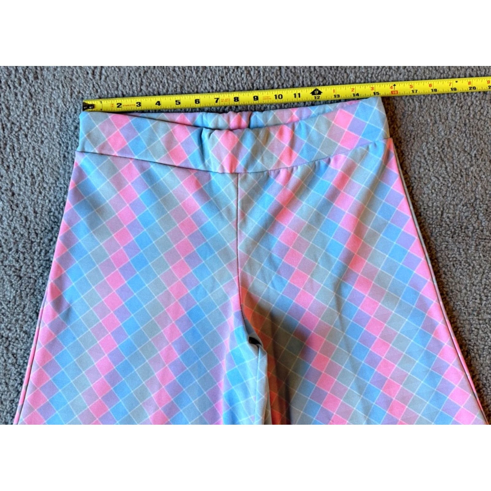 Vintage VINTAGE 1970s Women's Bellbottom Pants Flared Diamond Pattern Stretch Waist 14 Inseam 29.5 Sky Blue/Pink/White Hippie Size 36" / US 14 / IT 50 - 3 Thumbnail