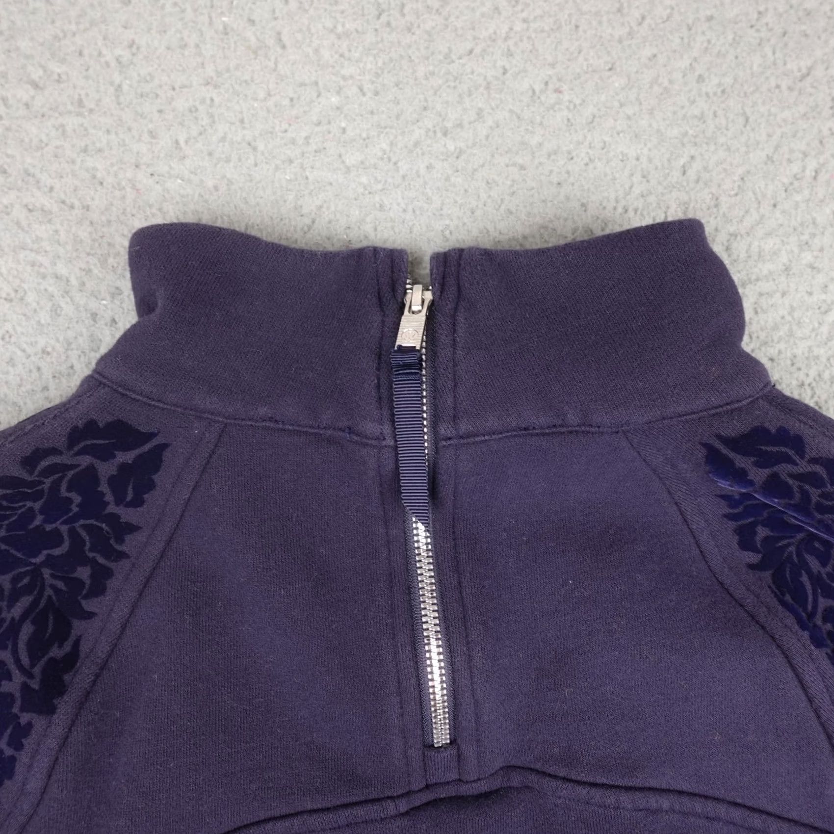 Lululemon Lululemon Pullover Womens 4 Velvet Rose Embossed Half Zip Sweatshirt Jacket Size S / US 4 / IT 40 - 4 Thumbnail