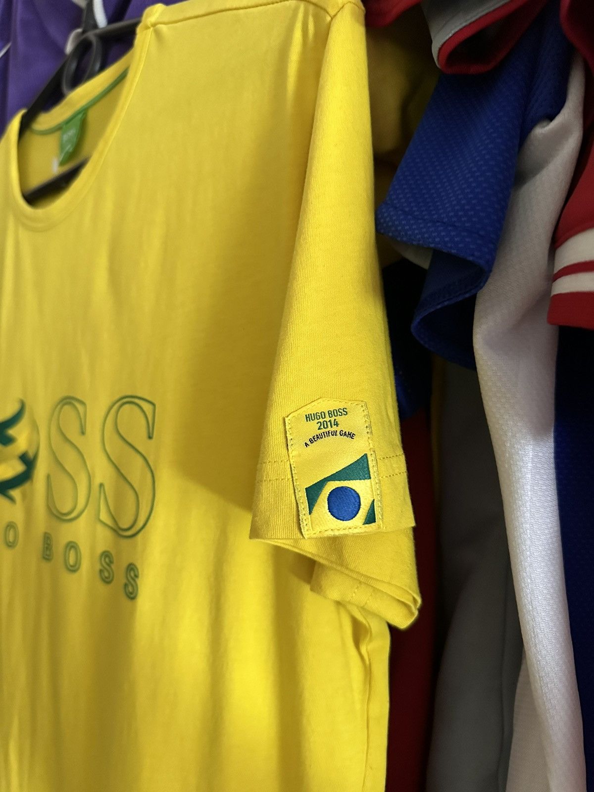 Hugo Boss × Vintage Vintage Hugo Boss Brazil soccer tee big logo 2014 S Size US S / EU 44-46 / 1 - 3 Thumbnail