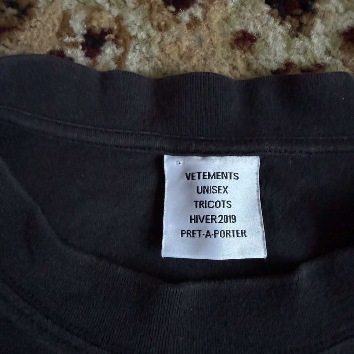 Vetements "TUESDAY" Drop Shoulder Tee Size US M / EU 48-50 / 2 - 3 Thumbnail